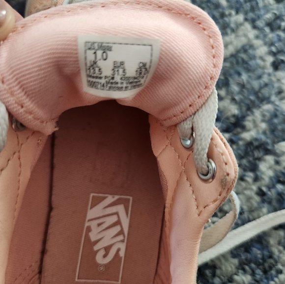 COPY - Little Girl shoes-Like New! - Picture 7 of 16